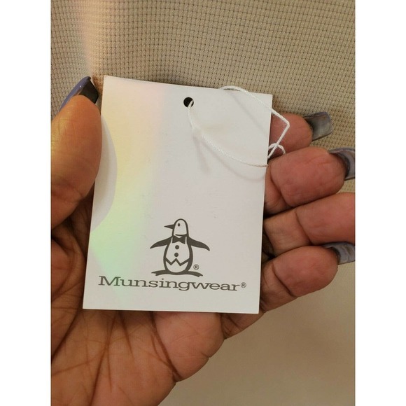 Munsingwear Women's Cream Rayon Buttons Front Long Sleeve Top Shirt Size Medium - Picture 7 of 11